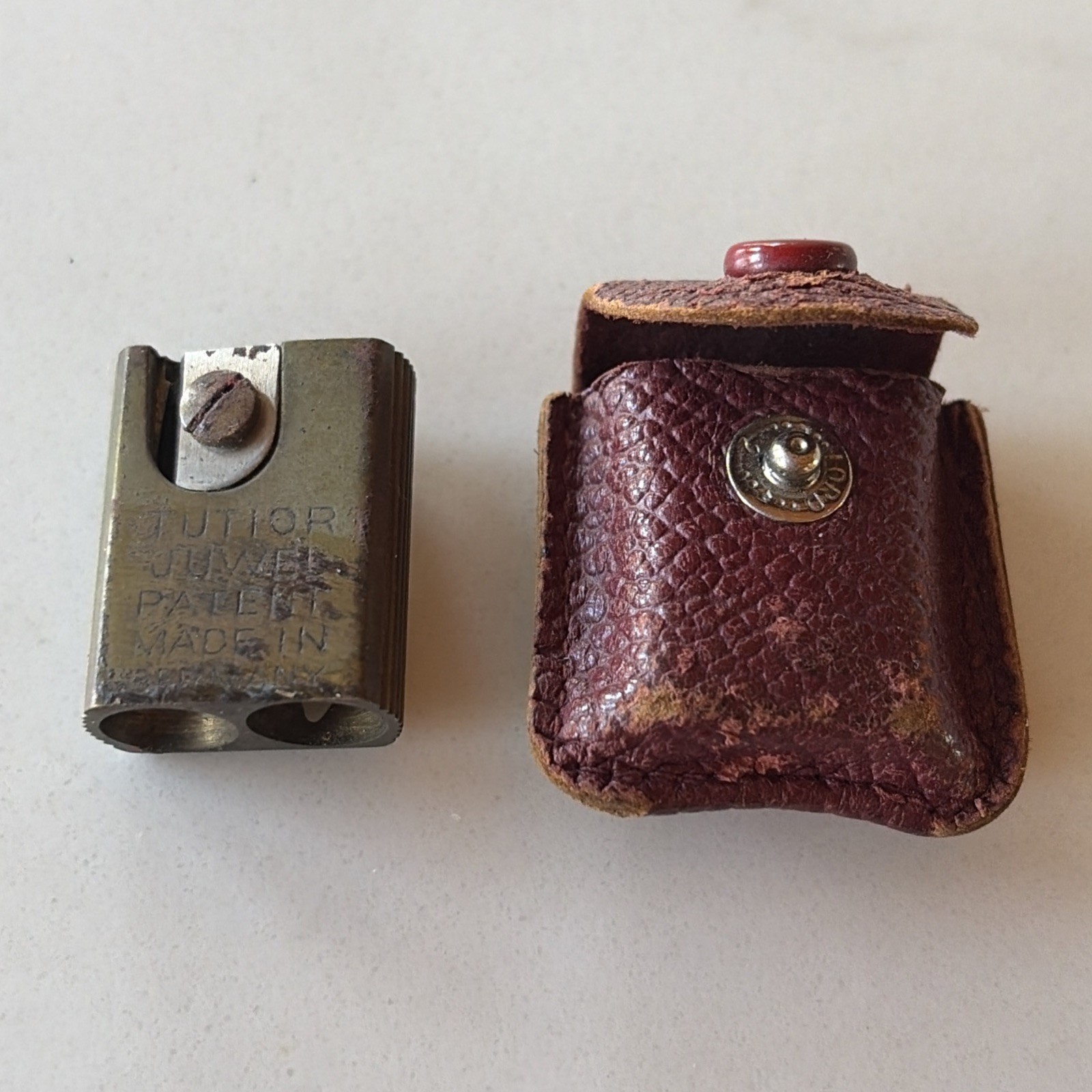 KOH-I-NOOR-BRASS Pencil Sharpener W/ Leather Case -Made GERMANY  “Tutior Juwel”