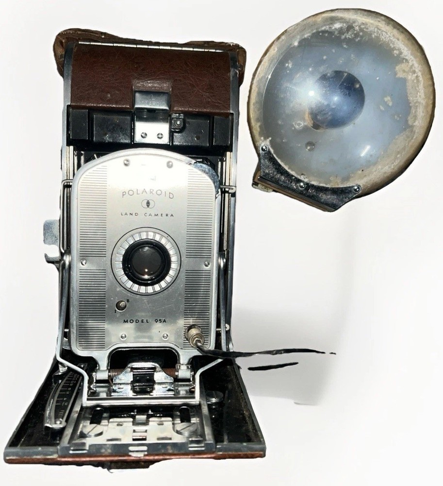 Polaroid Land Camera Model 95A w/ Flash – Beautiful Display Piece – Untested