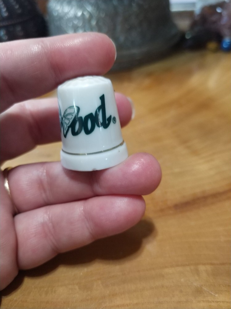 Vintage ceramic Dollywood souvenir thimble