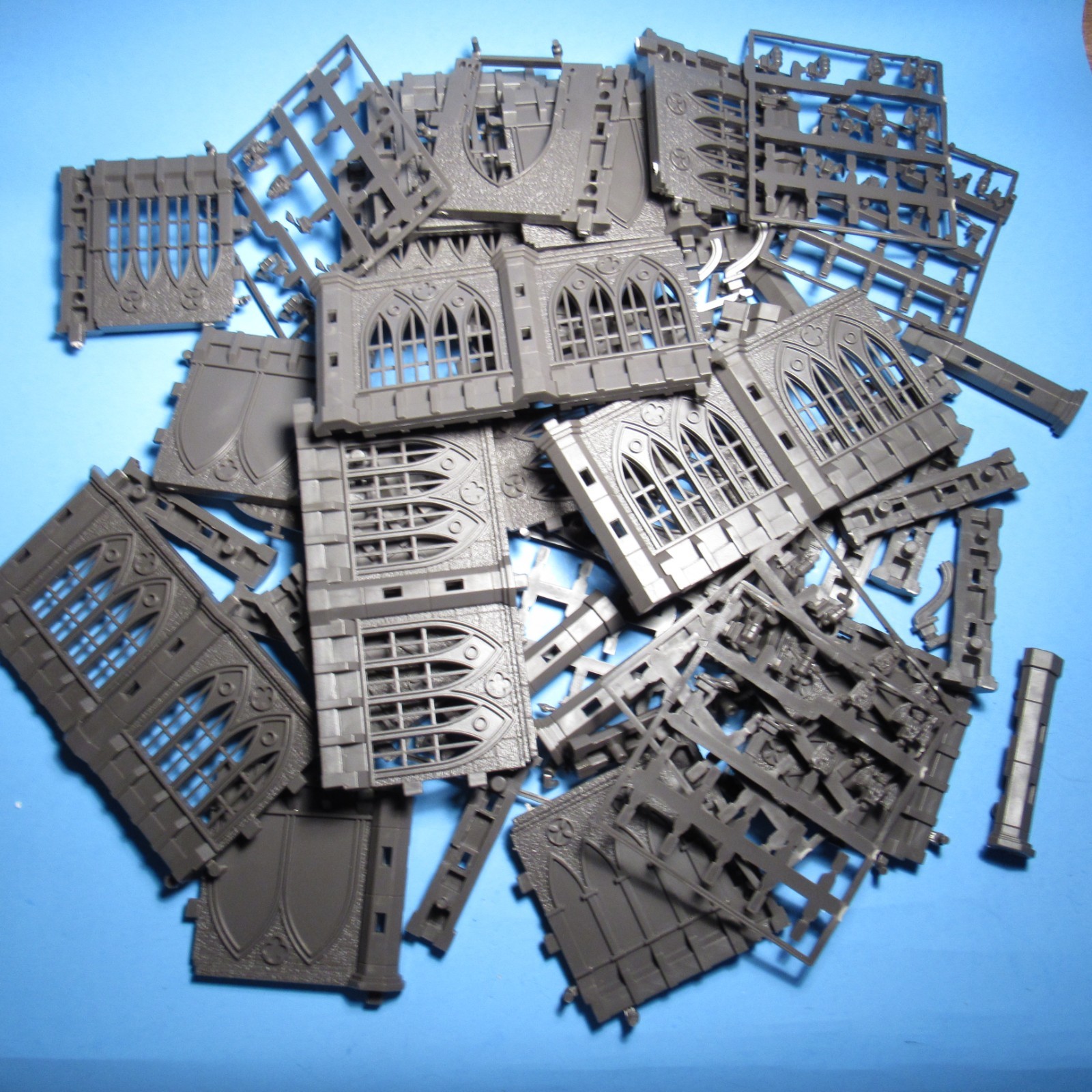Pegasus Gothic City Building Plastic Terrain Misc Lot d01