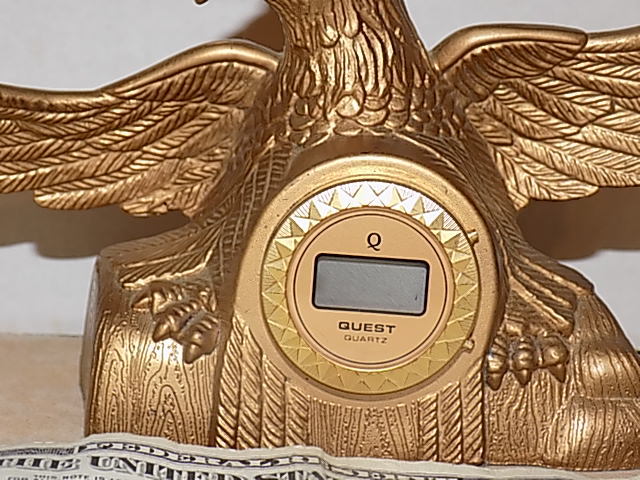 QUEST QUARTZ MINIATURE CLOCK~ EAGLE
