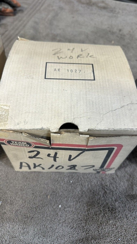 Wabco AK1027 Vintage Work Light 24volt With Switch