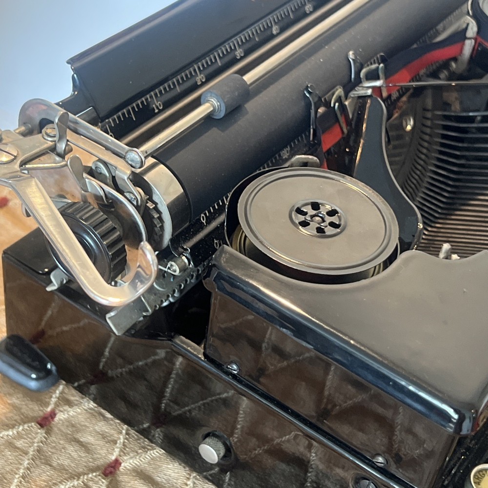 Royal Portable Typewriter 1934 Model with Original Case