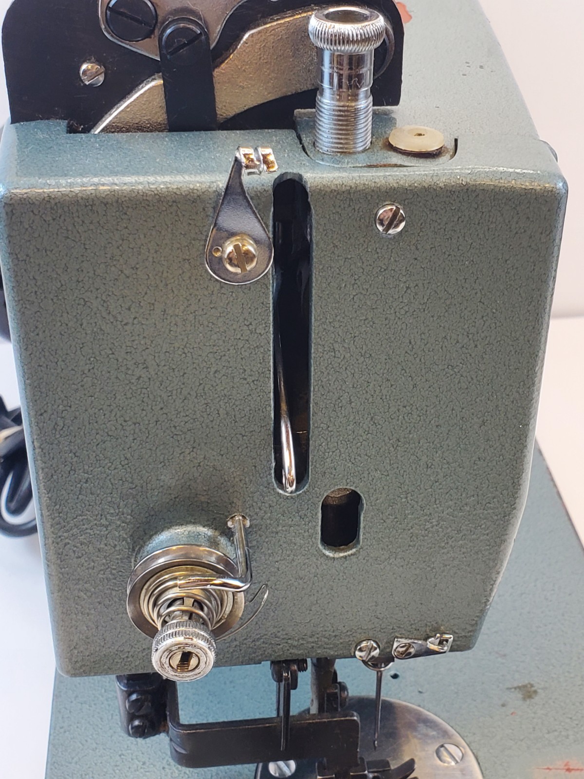 Vintage THOMPSON PW-200 Mini Walking Foot Sewing Machine (Please Read)