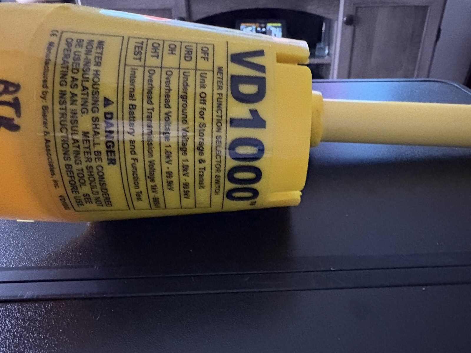 ￼BIERER VD 1000 DIGITAL VOLTAGE DETECTOR 0-999KV