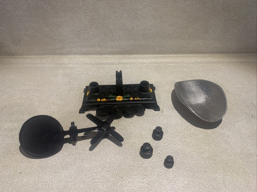 Vintage Mini Cast Iron Scale Weights Detachable Basket