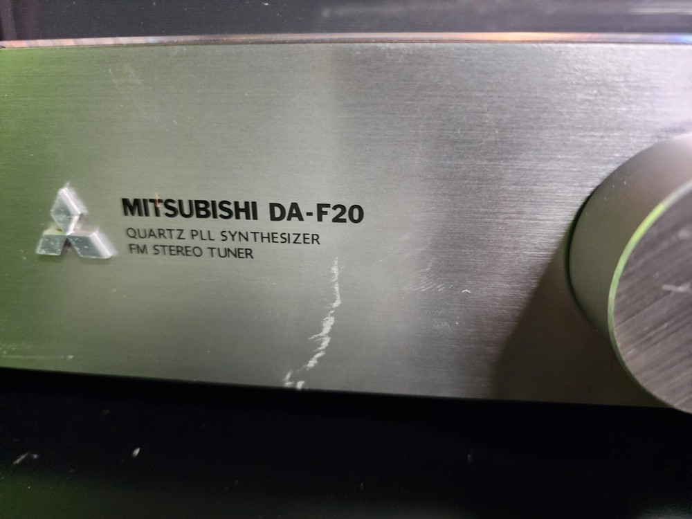 Mitsubishi DA-F20 Stereo Tuner