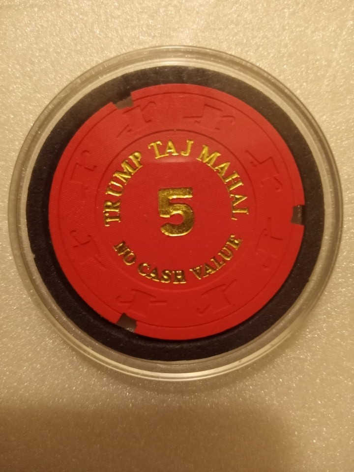 TRUMP TAJ MAHAL SET OF 5 NCV CHIPS