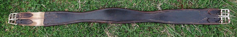 Great condition 44" leather girth