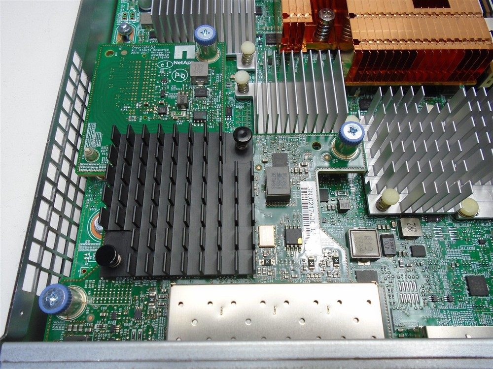 NetApp 111-03806 E5700A-64GB For E5700 With HIC 25GBE ISCSI Controller +BBU +SFP