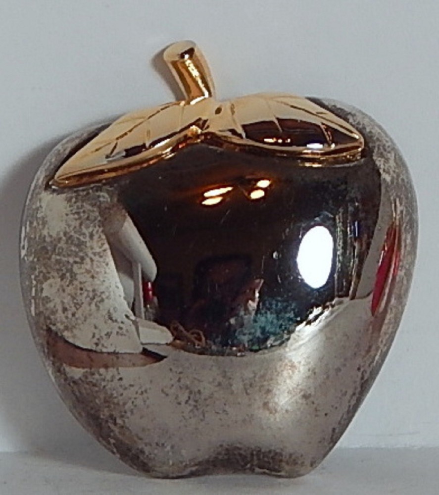 VINT APPLE SILVERTONE MIRROR FINISH FRUIT FIGURAL BROOCH