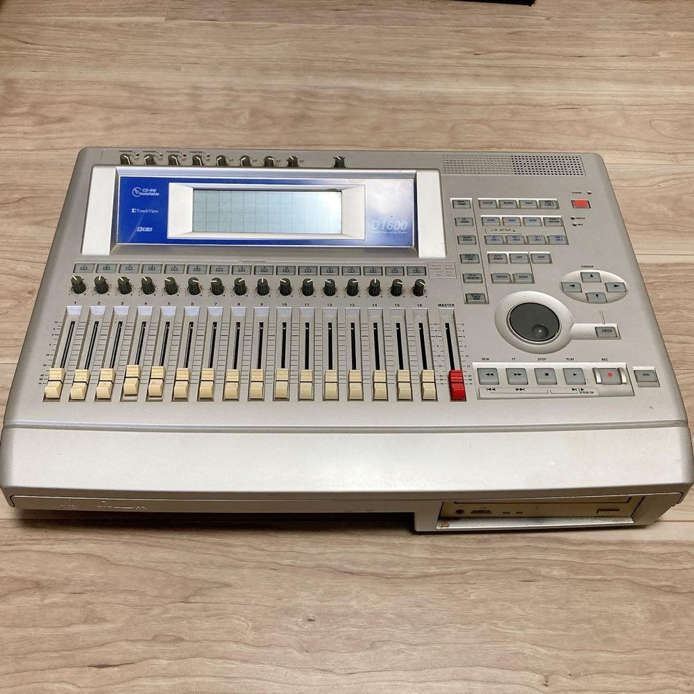 Korg D1600 Digital Recording Studio Multi-Track Recorder Working No cable