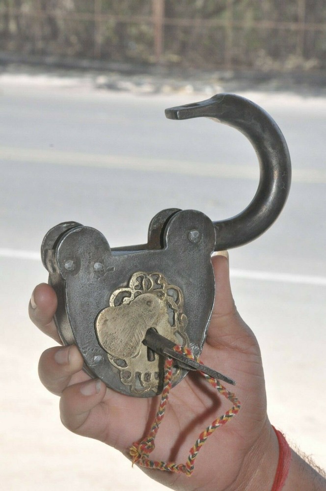 Vintage Iron Solid Handcrafted Fine Quality Brass Fitted Padlock