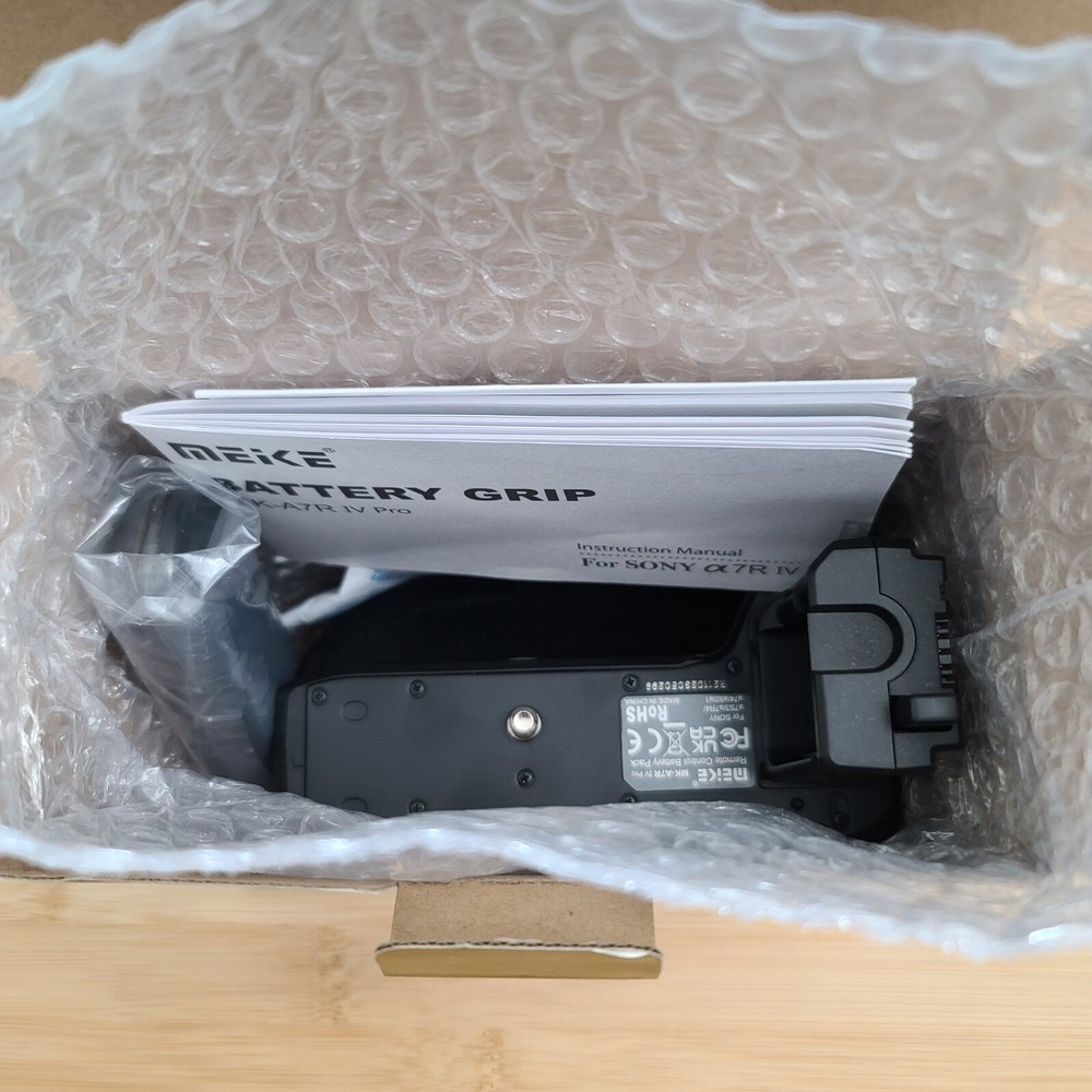 MEIKE MK-A7R IV Pro Remote Battery Grip With Vertical Shutter Function For Sony