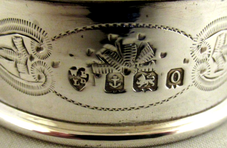 Solid Silver - SMALL, PRETTY NAPKIN RING - Hallmarked:- BIRMINGHAM 1913