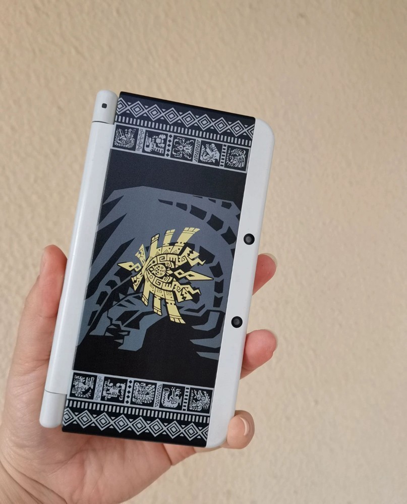 Zelda Patterned Monster Hunter Nintendo NEW 3DS Top & Bottom Replacement Shell