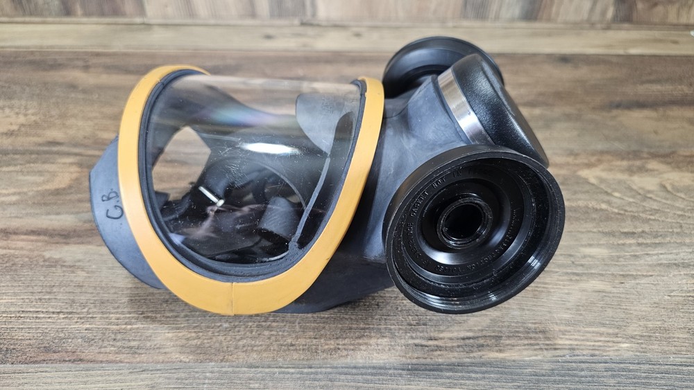 New MSA Ultratwin Size Large Respirator