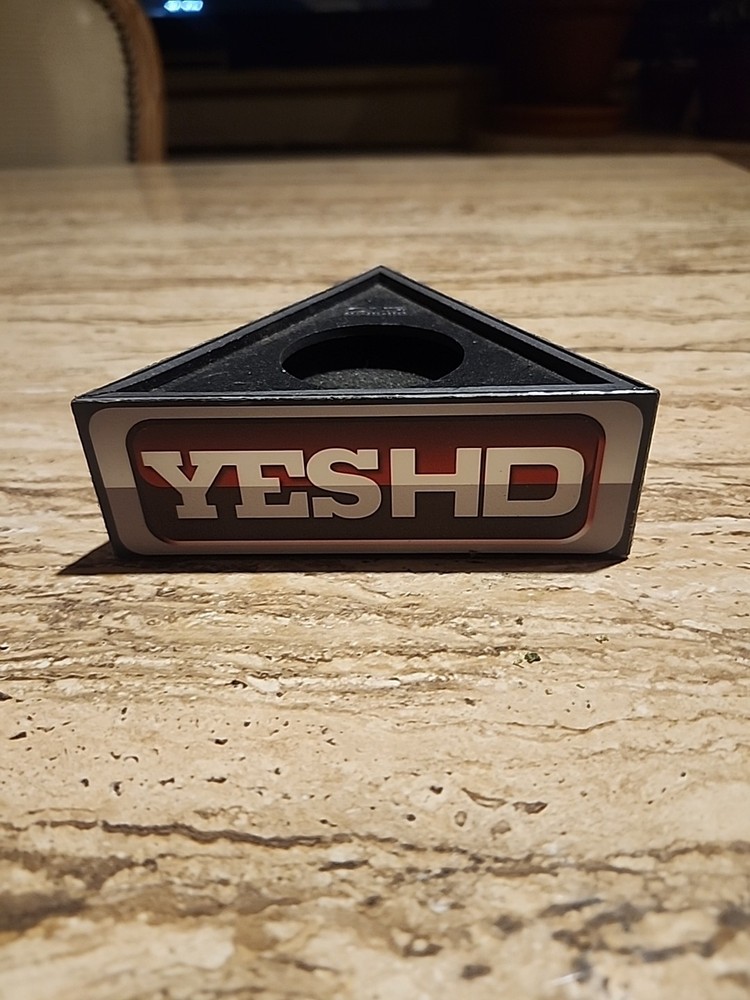 Yes Network HD Microphone Flag