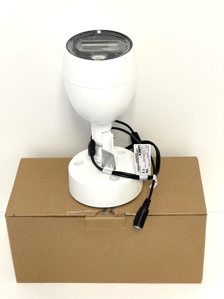 Lorex Technology C883DA 4K Ultra HD Active Deterrence Security Camera