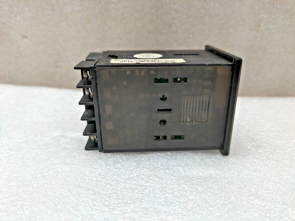 MULTISPAN TC-49 DIGITAL TEMPERATURE CONTROLLER