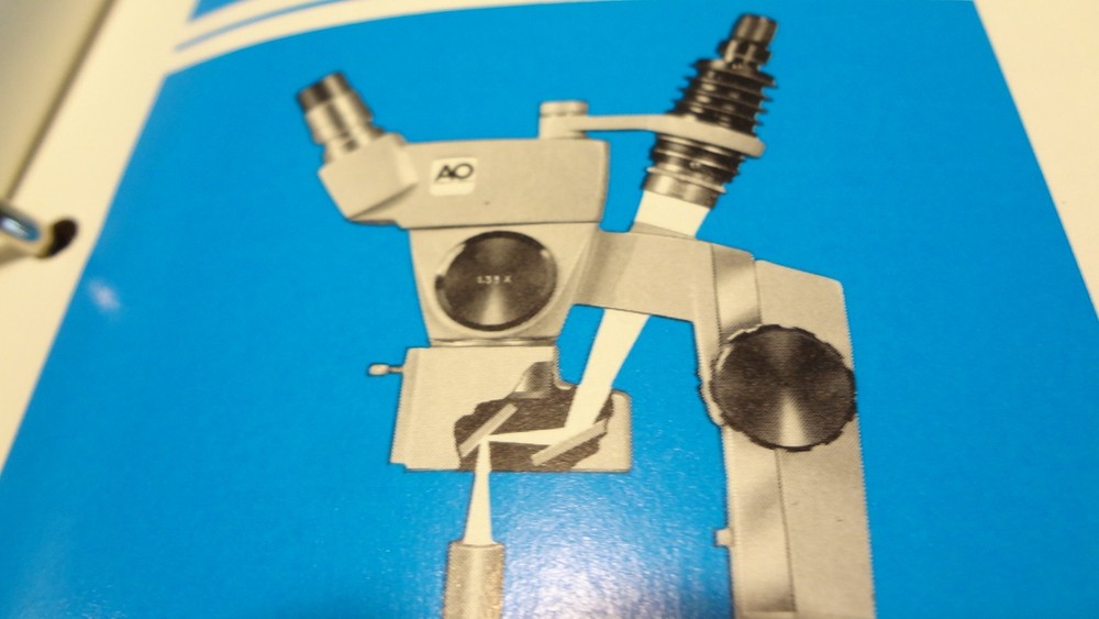 AO AMERICAN OPTICAL CYCLOPTIC STEREO MOUNTING BRACKET FOR ILLUMINATOR