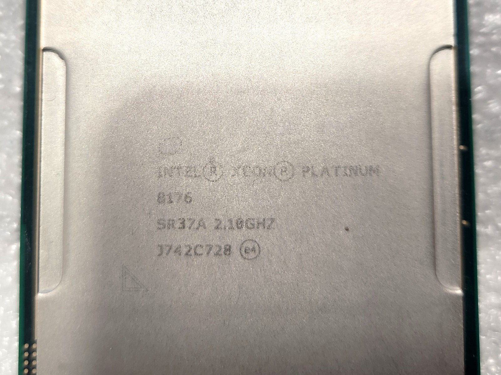 Intel Xeon Platinum 8176 28 Core Processor 38.5M Cache 2.10 GHz FCLGA3647 SR37A