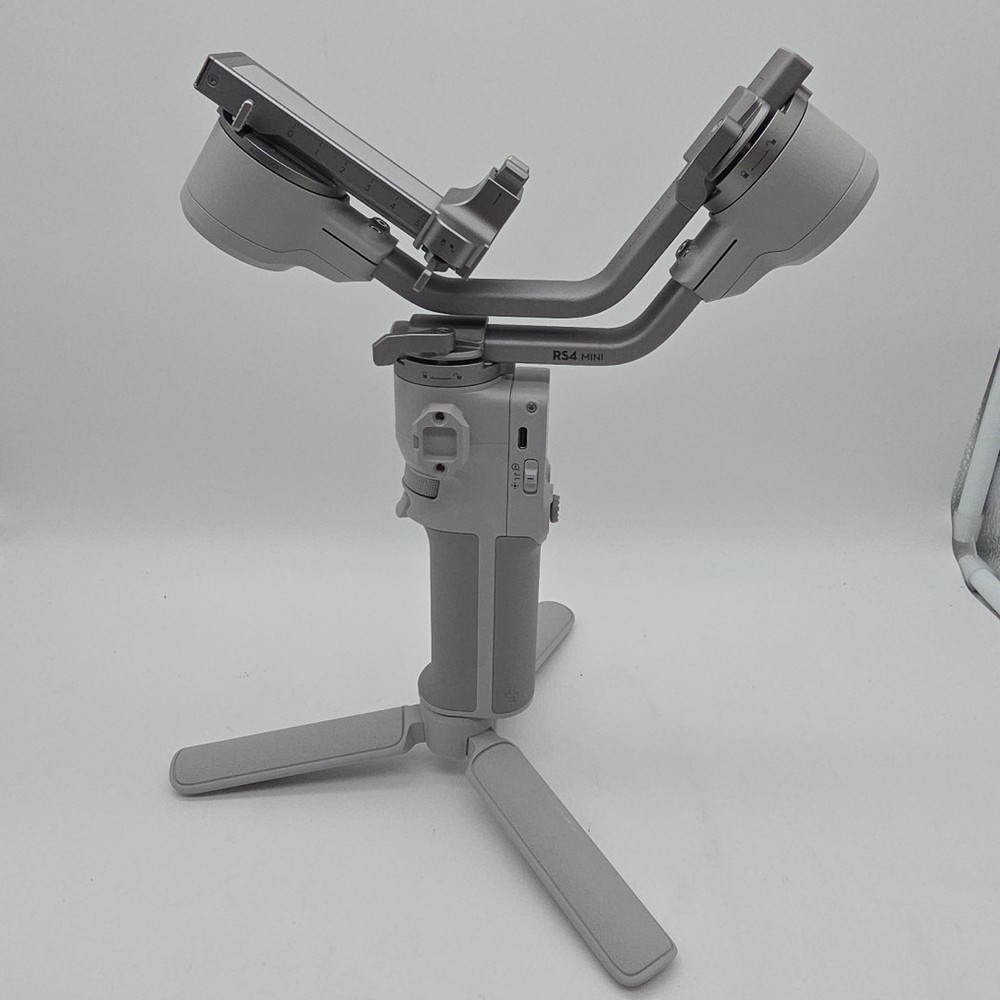 DJI RS 4 Mini Combo 3-Axis Gimbal Stabilizer - Gray NO TRACKING MODULE/ PLATE