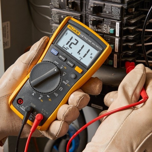 Fluke 115 Digital Multimeter, True-RMS 600 Volt, 10 Amp AC DC