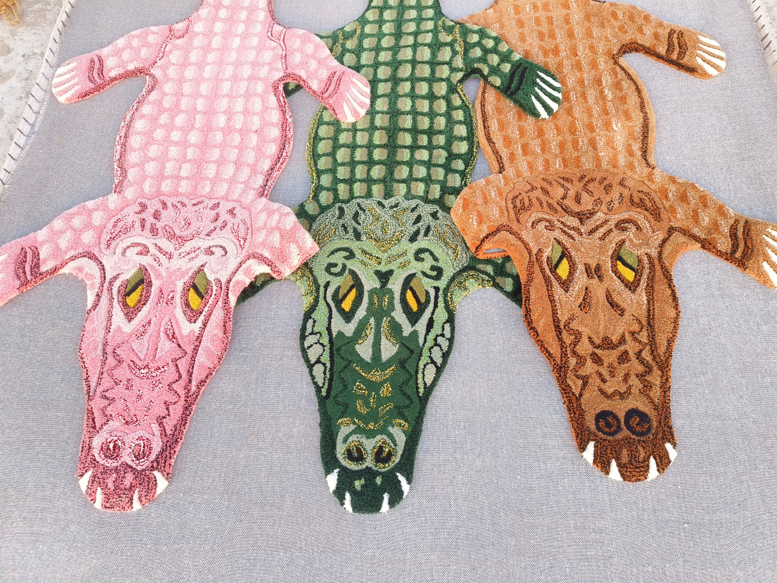 Crocodile Rugs 2x4 Feet Handmade 100% Woolen Hand Tufted For Home Decoration