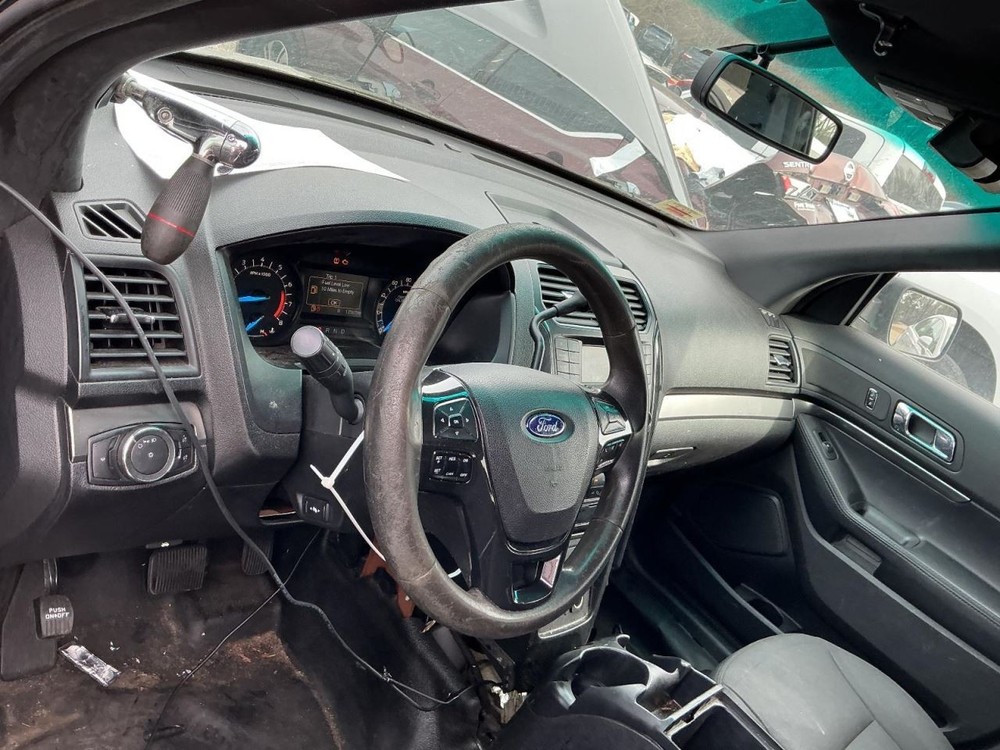 EXPLORER 2017 Glove Box 4942016