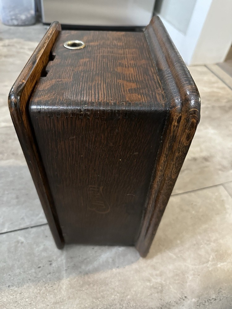 Antique Edison Cylinder Phonograph Oak Case Bottom