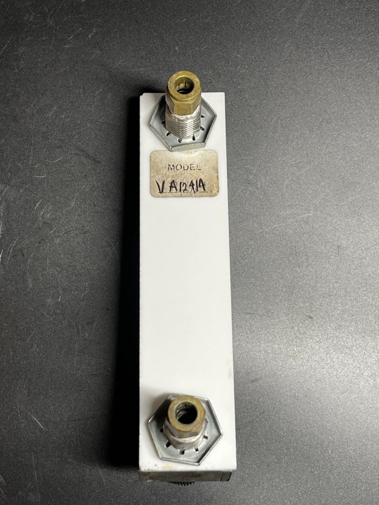 Dwyer VA12414 Variable Area Flow Meter 1/4" Range Air Gas Flow Indicator