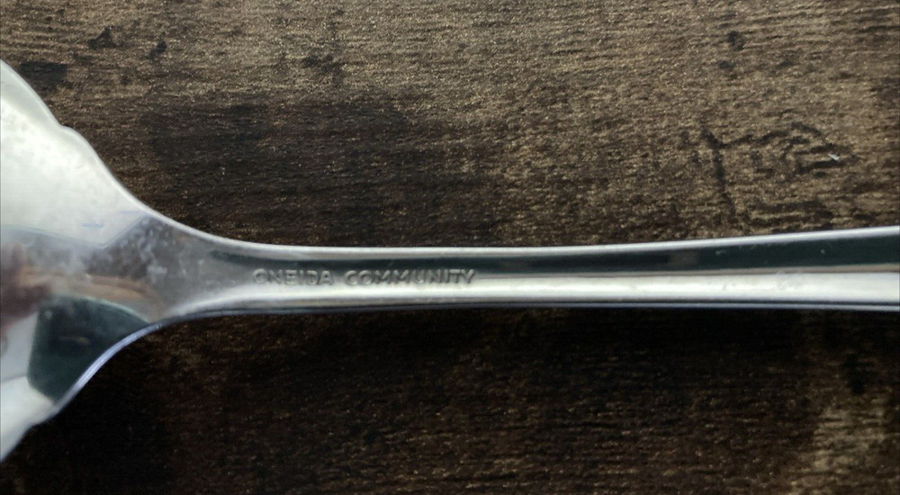 Oneida Replacement USA Stainless CLARETTE - Pierced Pie/Dessert Server 9 5/8"