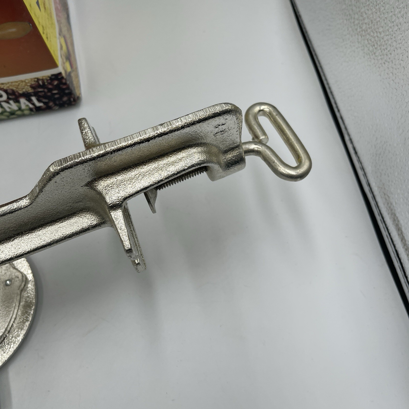 Landers Corona Traditional Corn Mill Grinder Molino Tradicional