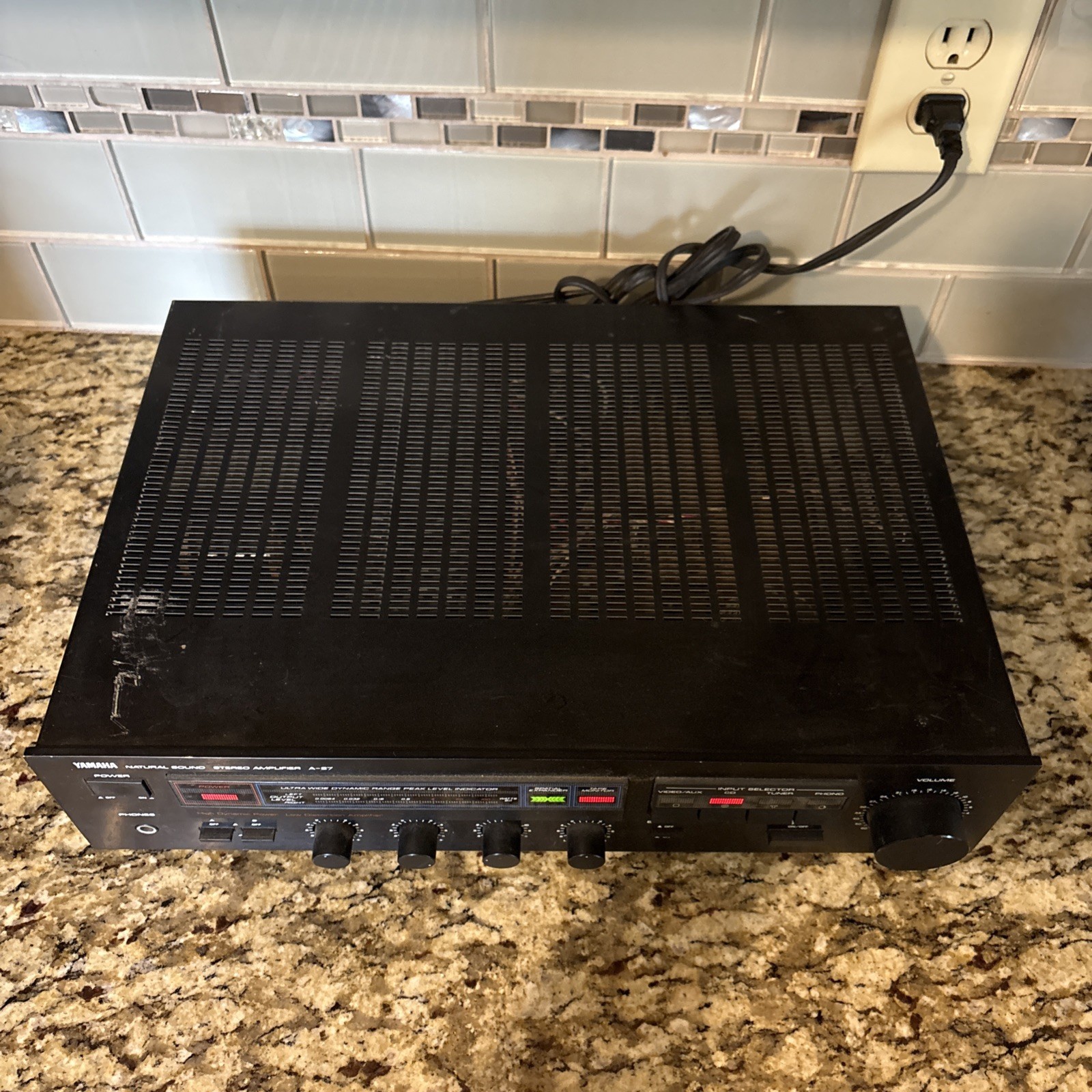 Yamaha A-27 Natural Sound Stereo Amplifier. Works. Read