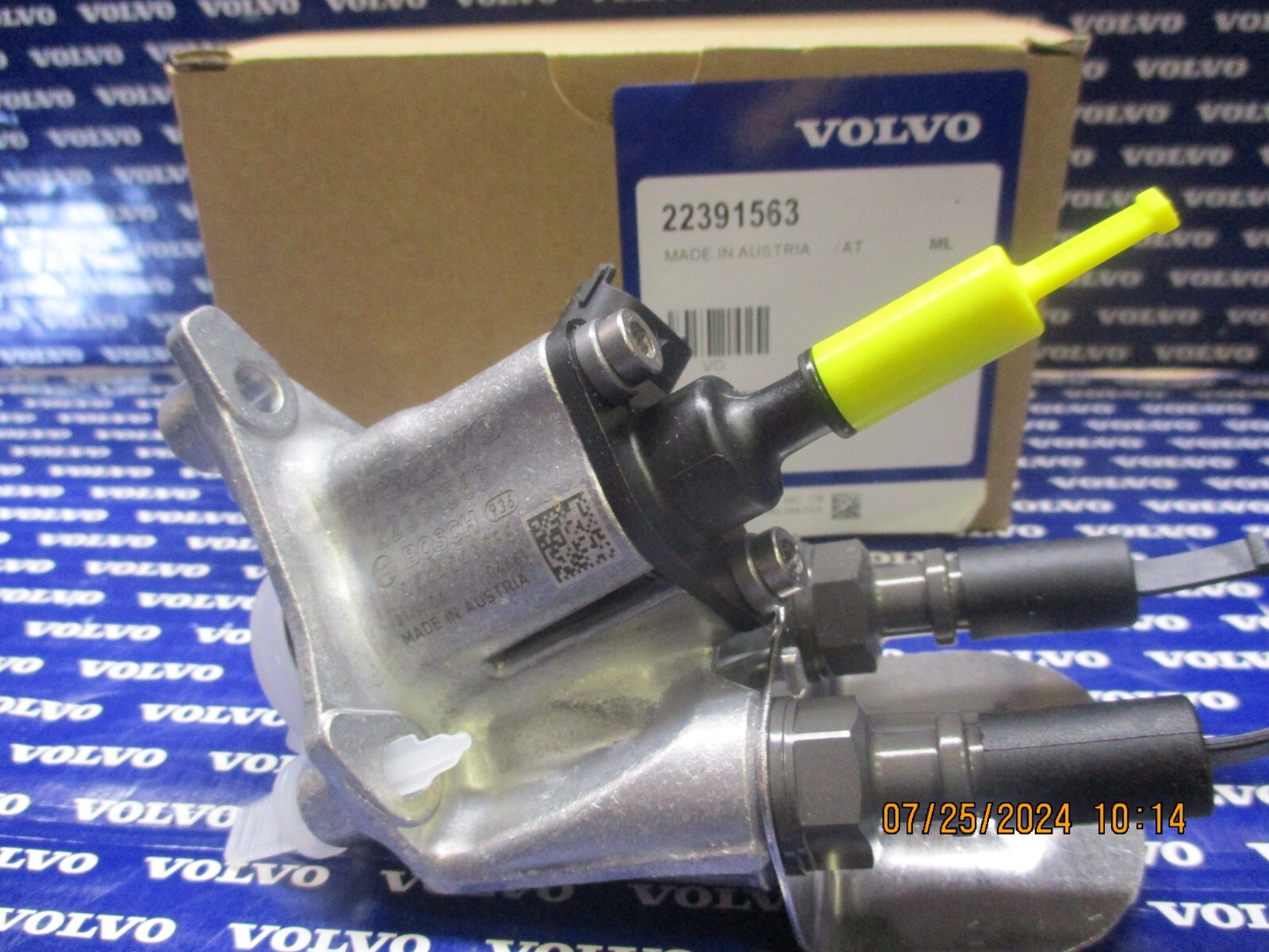 NEW 100% Genuine OEM Volvo Mack DEF Dosing Unit 22391563 22391565
