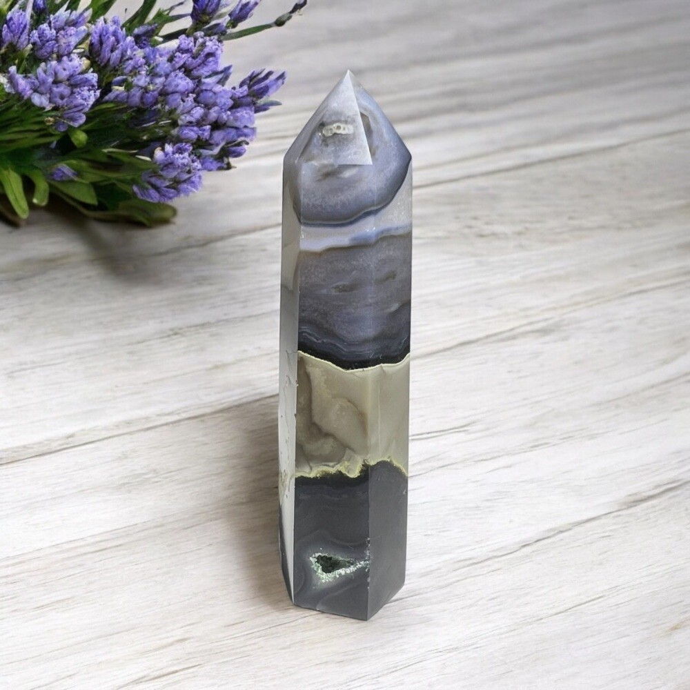 Volcano Agate Tower UV Reactive (#1)