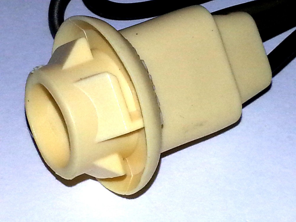 68-91 Ford Side Marker Park Light Replacement Bulb Socket Wiring Harness 1pc A