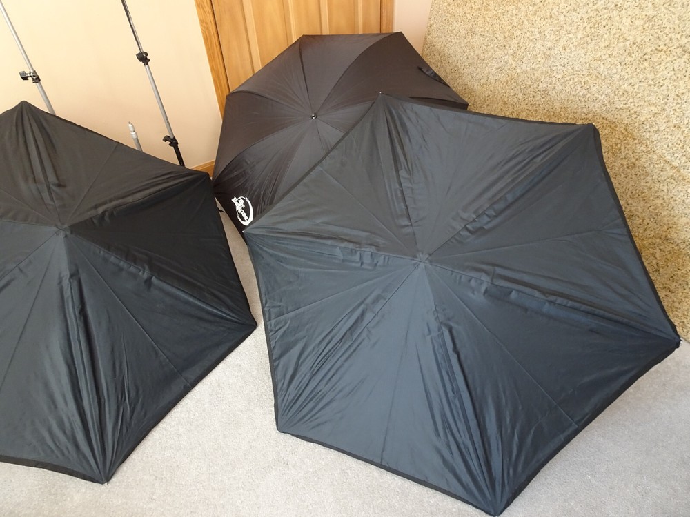2 Larson REFLECTASOL HEX QC 52” with Eclipse Reflector Umbrella & 3 Light Stands