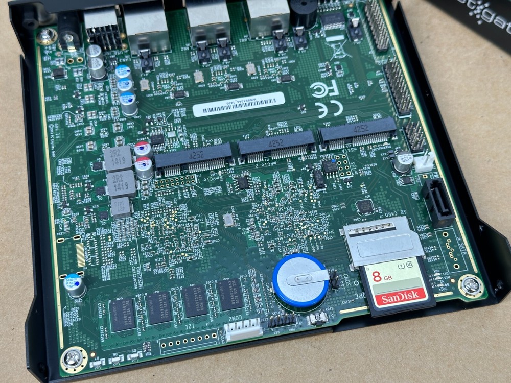 Netgate APU4 pfSense Board Firewall & Enclosure w/ AC Adapter