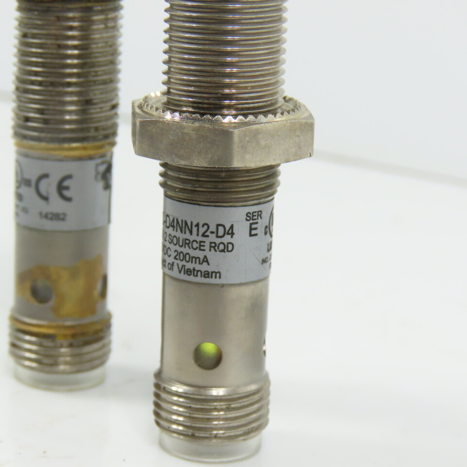 Allen Bradley 872C-D4NN12-D4 Threaded Barrel Inductive Proximity Sensor Lot/2