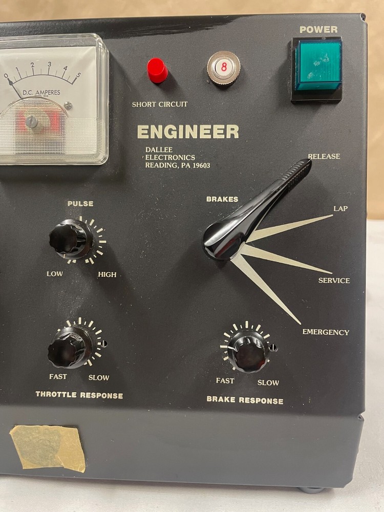 Dallee Electronics Model Railroad Power Supply - ENGINEER THROTTLE - Model 850