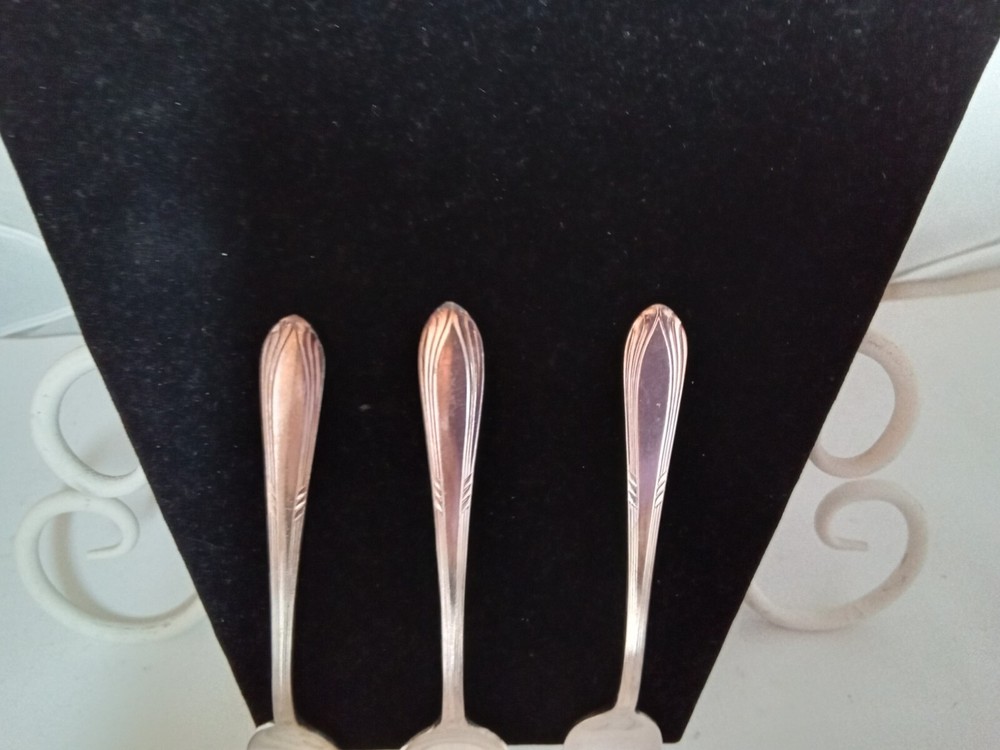 ROGERS & BROS. "FACINATION "PATTERN 2 DESSERT FOLKS 1 TEASPOON SILVERPLATED...