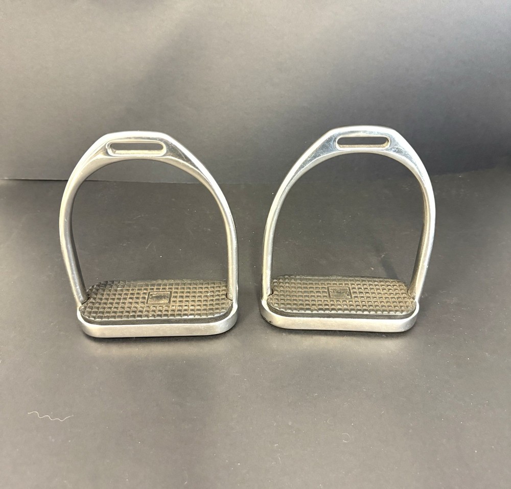 Stubben Fillis Stirrups - Silver - Pair