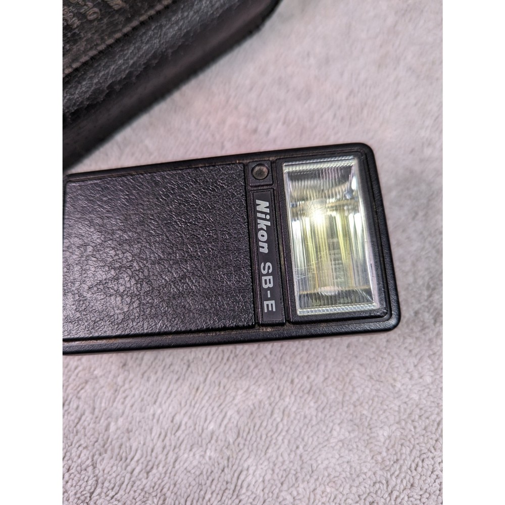 NIKON SPEED LIGHT SB-E - Shoe Mount Camera Flash w/ Case USED UNTESTED