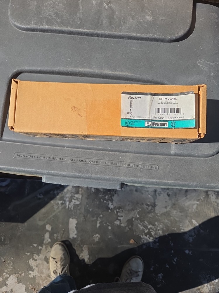 Panduit CPP12WBL 12-Port Snap In Faceplate Patch Panel 1 panel