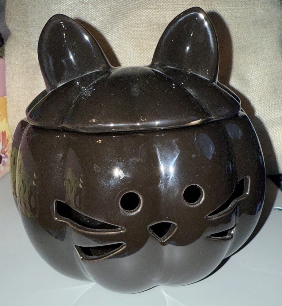 Black Cat Cat-O-Lantern Ceramic w lid