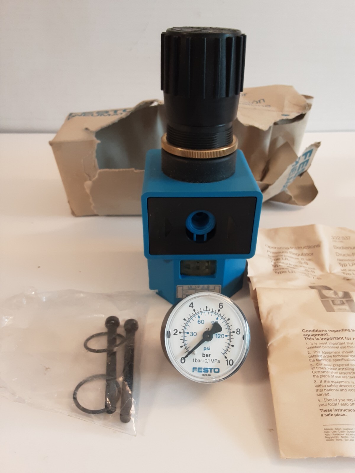 NOS Festo Pneumatics 150054 Pressure Regulator LR-1/2-S-B With Box & Directions