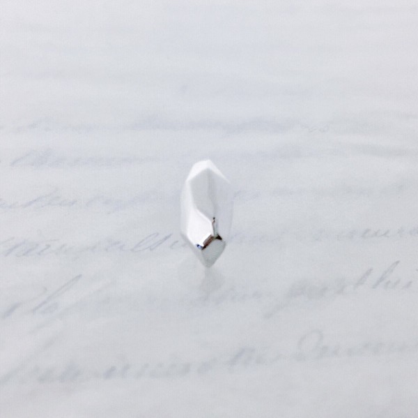 Quiet Room Simple Oval Stud Silver Earring (Single)