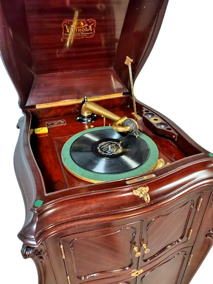 VICTOR VICTROLA 18 PHONOGRAPH